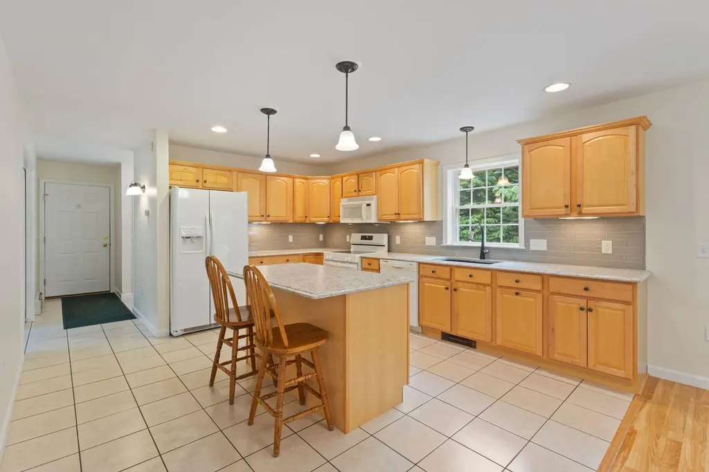 18 Briarwood Drive New Gloucester ME 04260