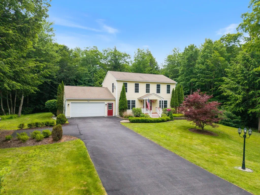 18 Briarwood Drive New Gloucester ME 04260
