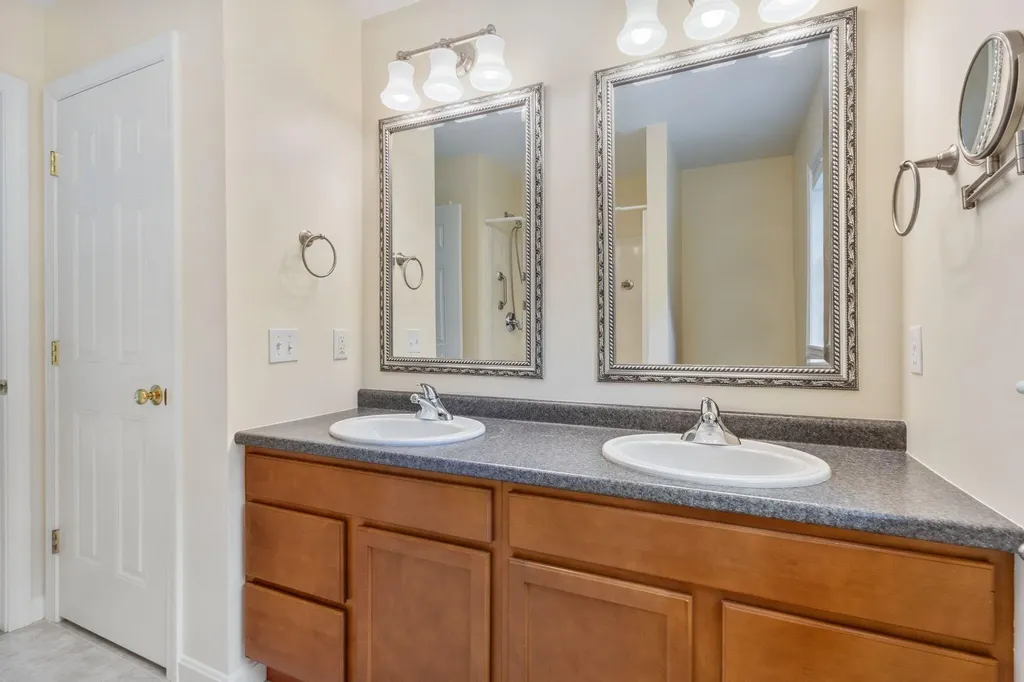 18 Briarwood Drive New Gloucester ME 04260