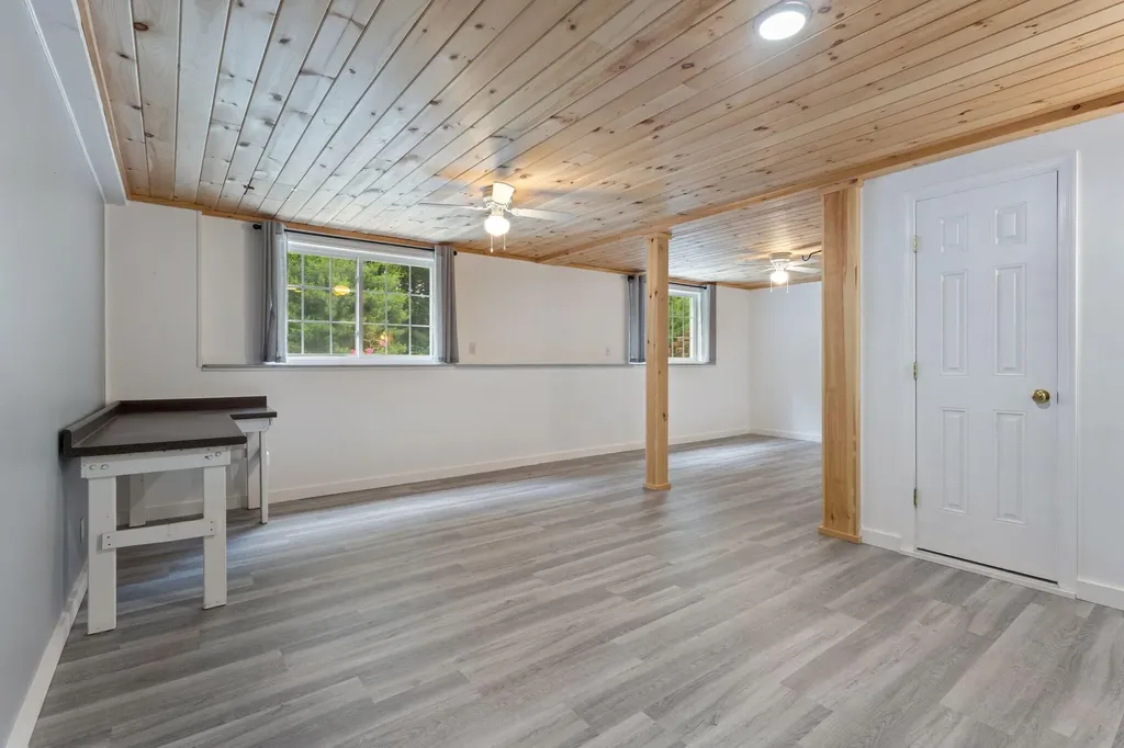 18 Briarwood Drive New Gloucester ME 04260