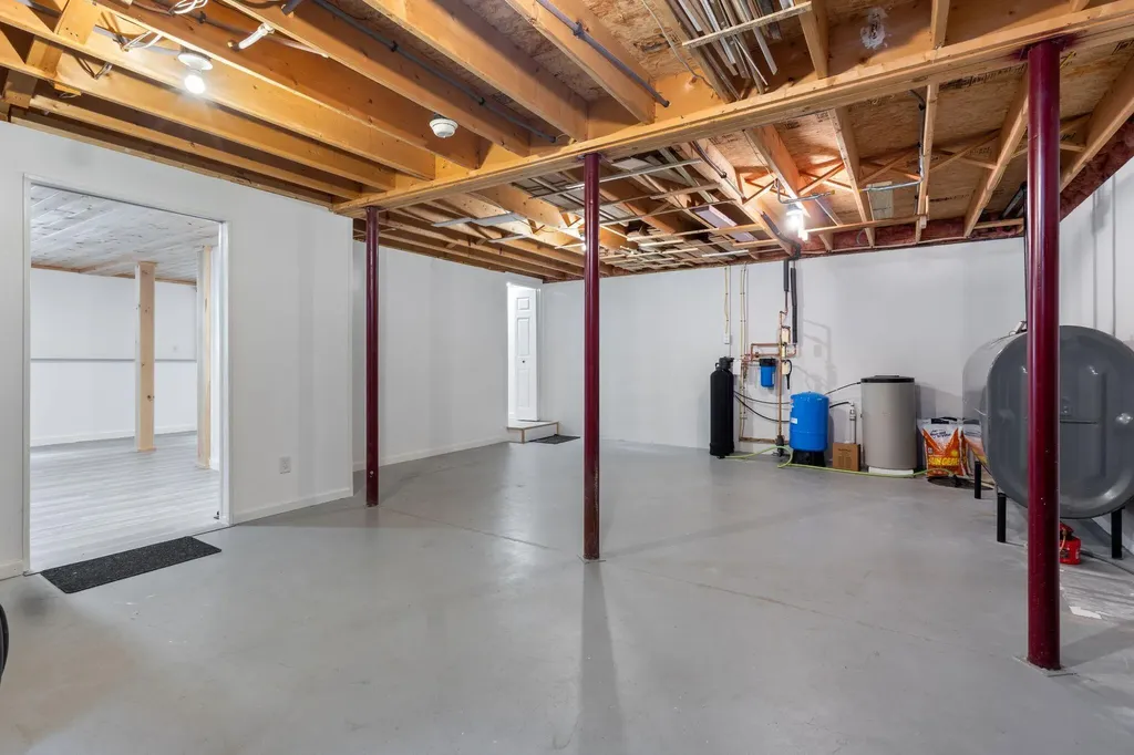 18 Briarwood Drive New Gloucester ME 04260