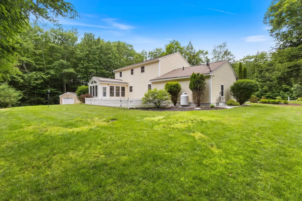 18 Briarwood Drive New Gloucester ME 04260