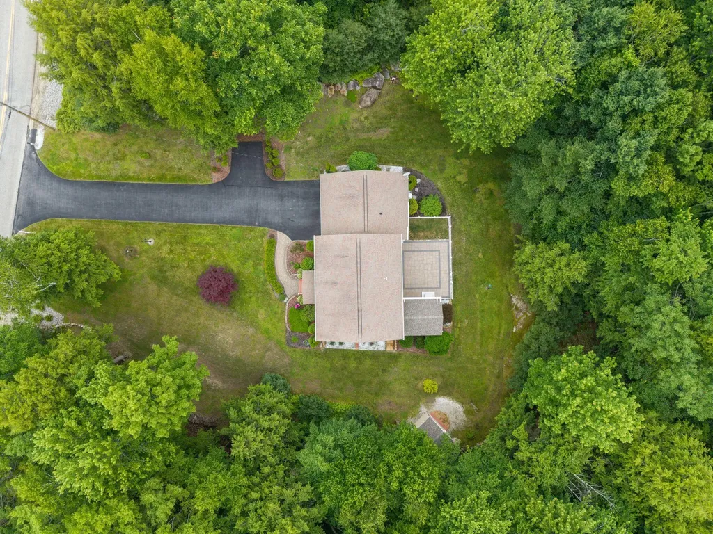 18 Briarwood Drive New Gloucester ME 04260
