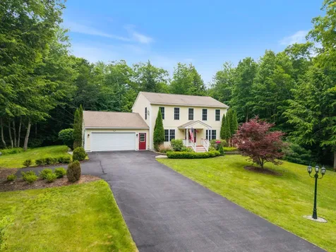 18 Briarwood Drive New Gloucester ME 04260