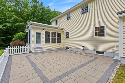 18 Briarwood Drive New Gloucester ME 04260