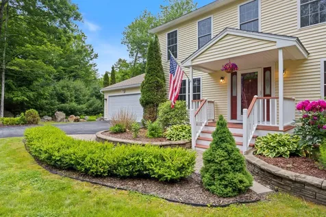 18 Briarwood Drive New Gloucester ME 04260