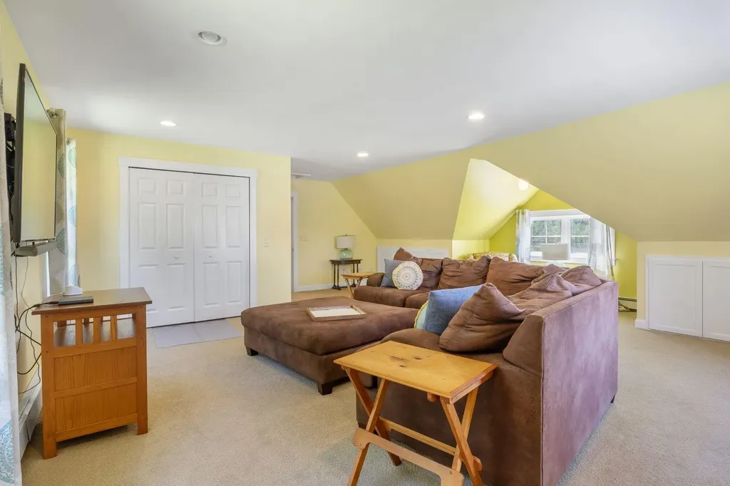 20 Equestrian Lane Gorham ME 04038