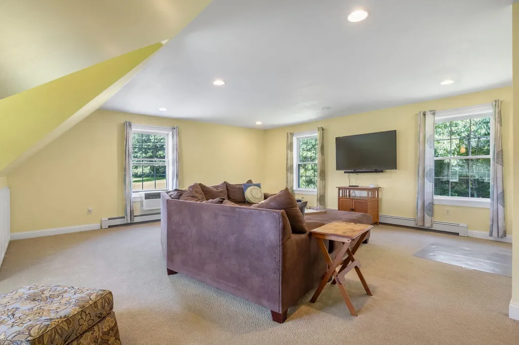 20 Equestrian Lane Gorham ME 04038
