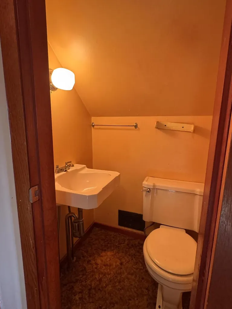 2 Barnet Avenue Waterville ME 04901