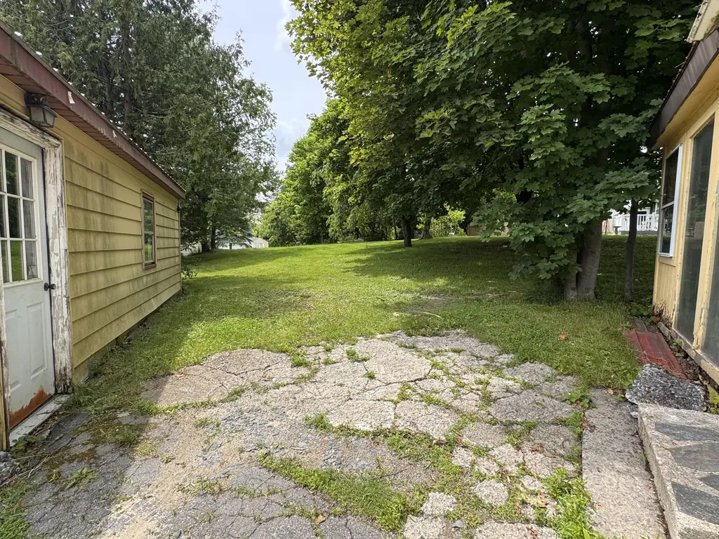 2 Barnet Avenue Waterville ME 04901