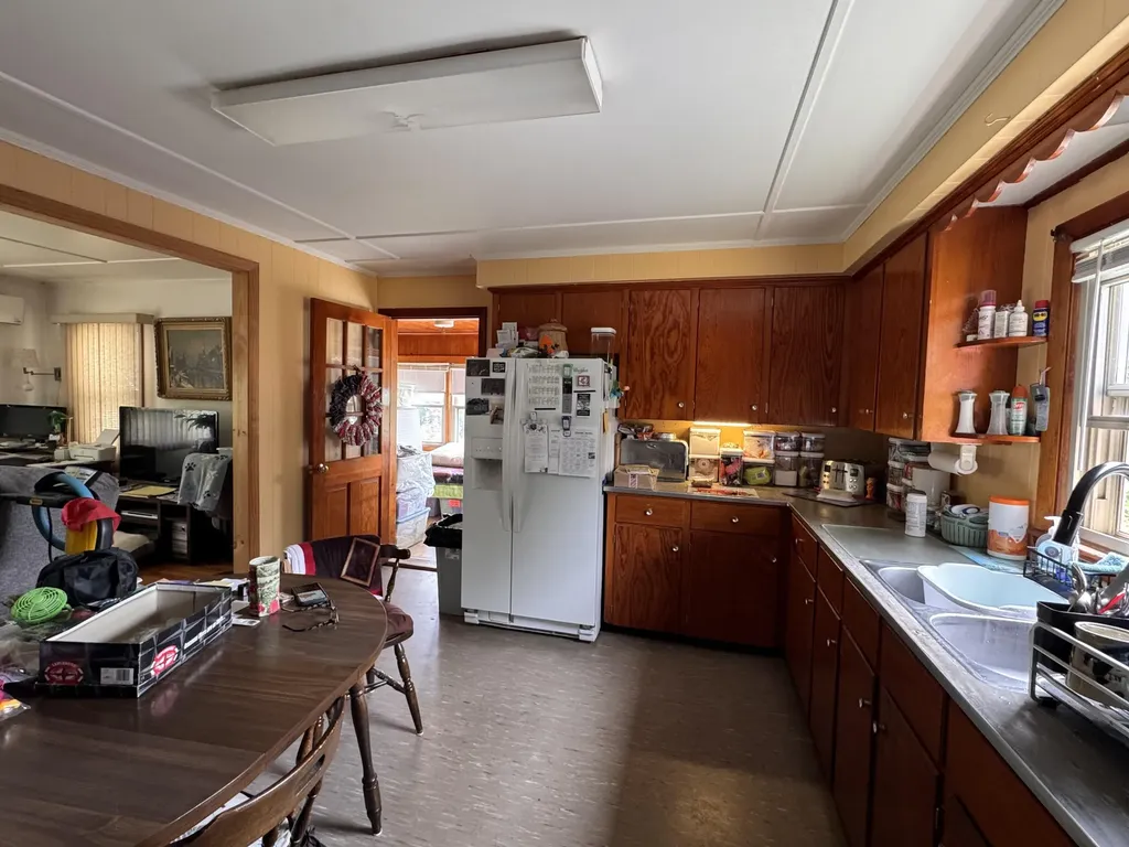 2 Barnet Avenue Waterville ME 04901