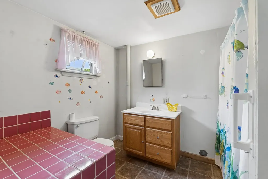 343 Luce Road Readfield ME 04355