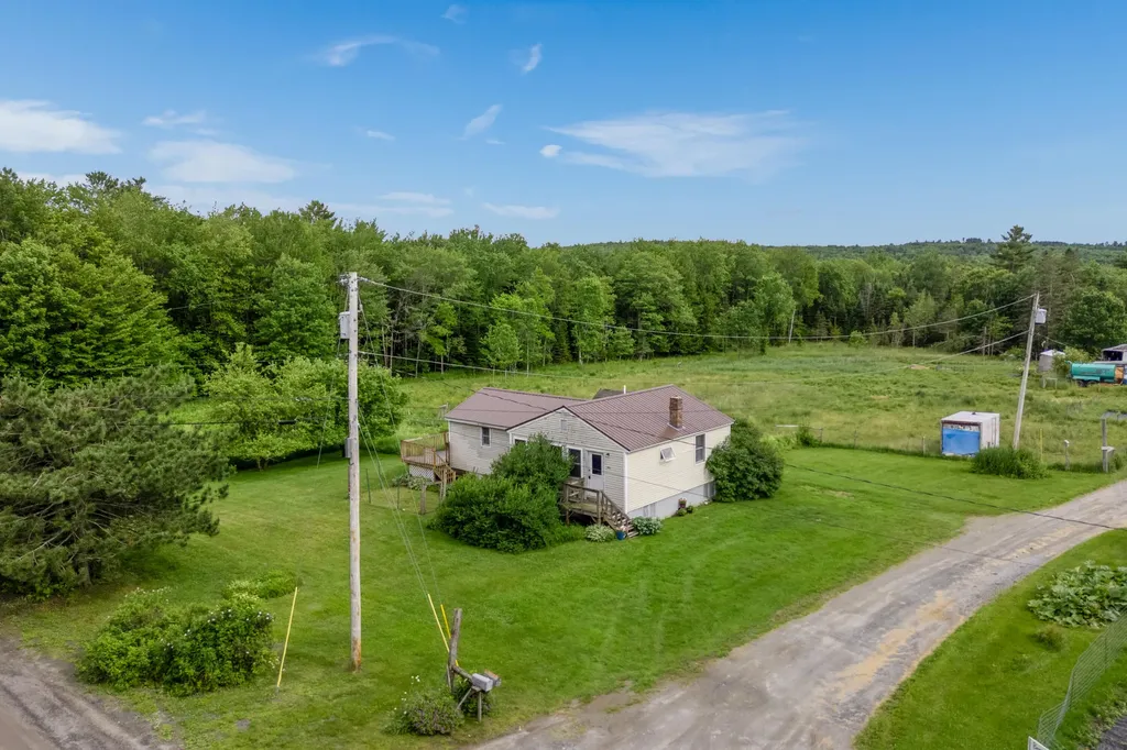 343 Luce Road Readfield ME 04355