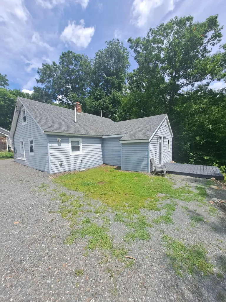 168 Pittsfield Avenue Palmyra ME 04965