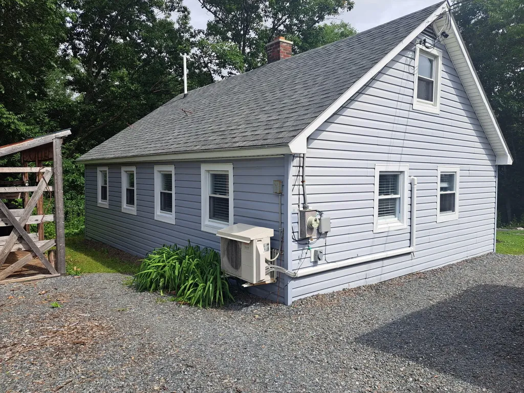 168 Pittsfield Avenue Palmyra ME 04965