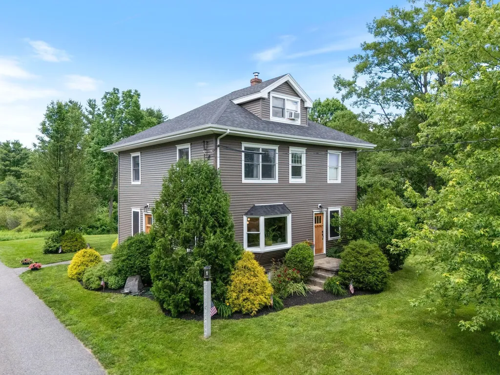 23 Queen Street Gorham ME 04038