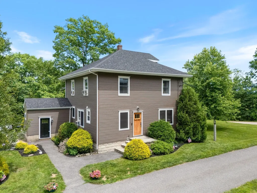 23 Queen Street Gorham ME 04038