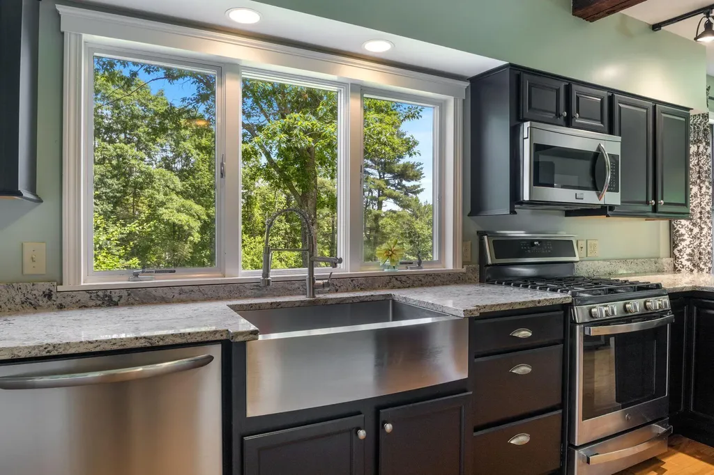 23 Queen Street Gorham ME 04038