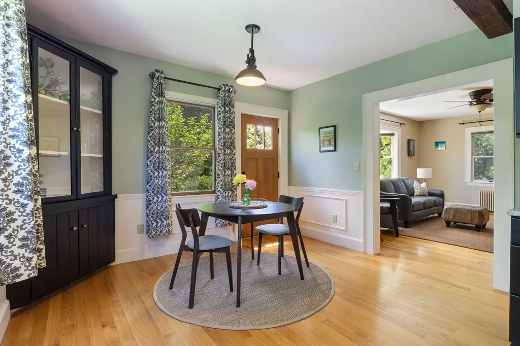 23 Queen Street Gorham ME 04038