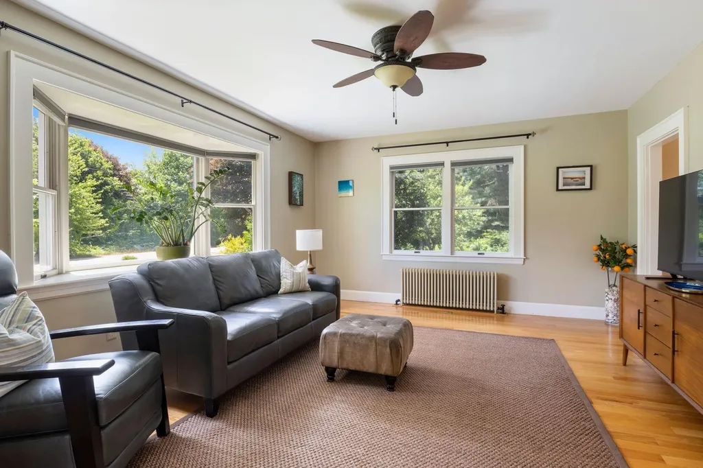 23 Queen Street Gorham ME 04038