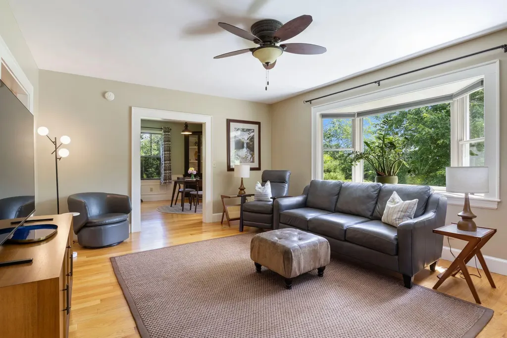 23 Queen Street Gorham ME 04038
