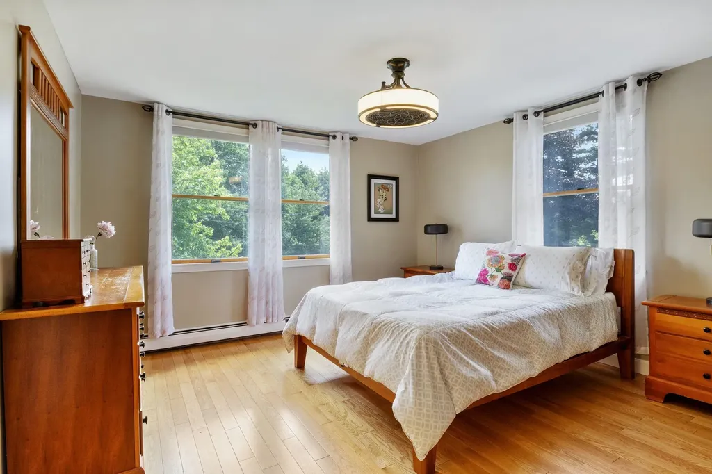 23 Queen Street Gorham ME 04038