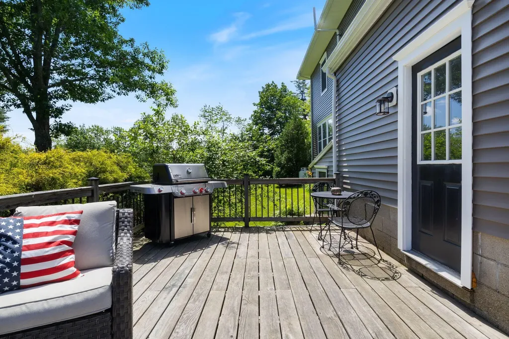 23 Queen Street Gorham ME 04038