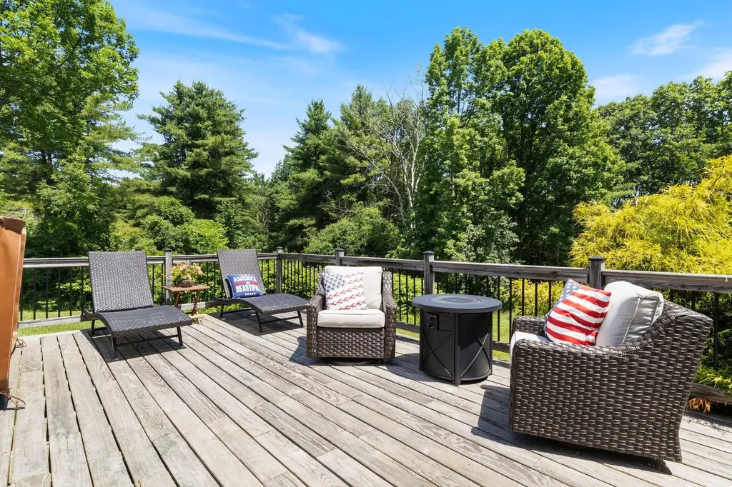 23 Queen Street Gorham ME 04038