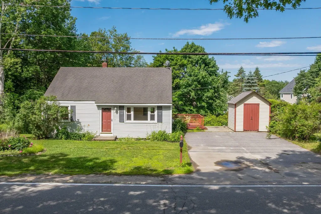 67 Fowler Road Cape Elizabeth ME 04107