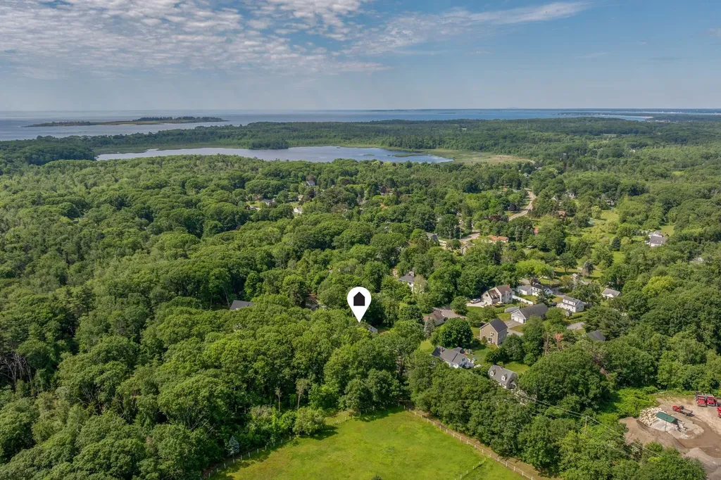 67 Fowler Road Cape Elizabeth ME 04107