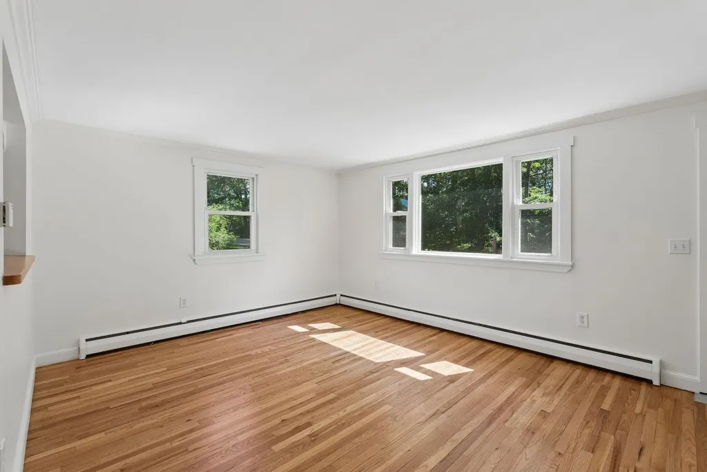 67 Fowler Road Cape Elizabeth ME 04107