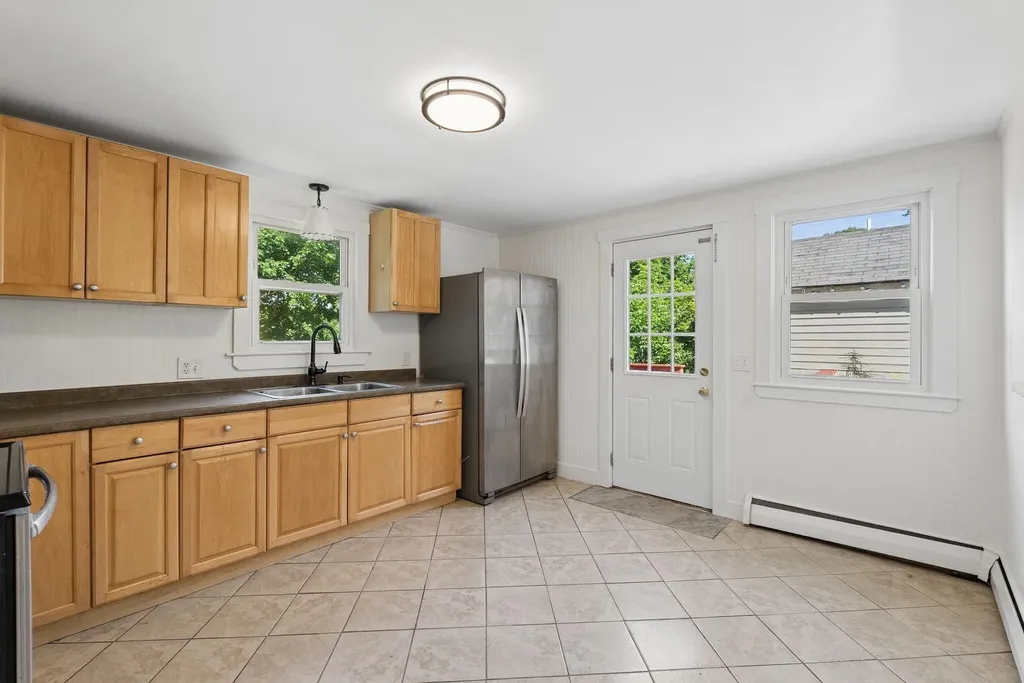 67 Fowler Road Cape Elizabeth ME 04107