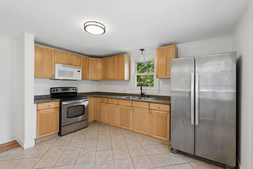 67 Fowler Road Cape Elizabeth ME 04107