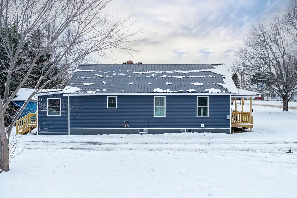 33 Vaughn Street Caribou ME 04736