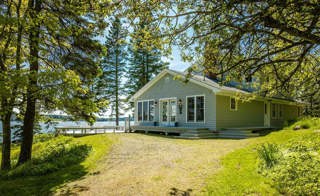 250 Davis Point Road Cushing ME 04563