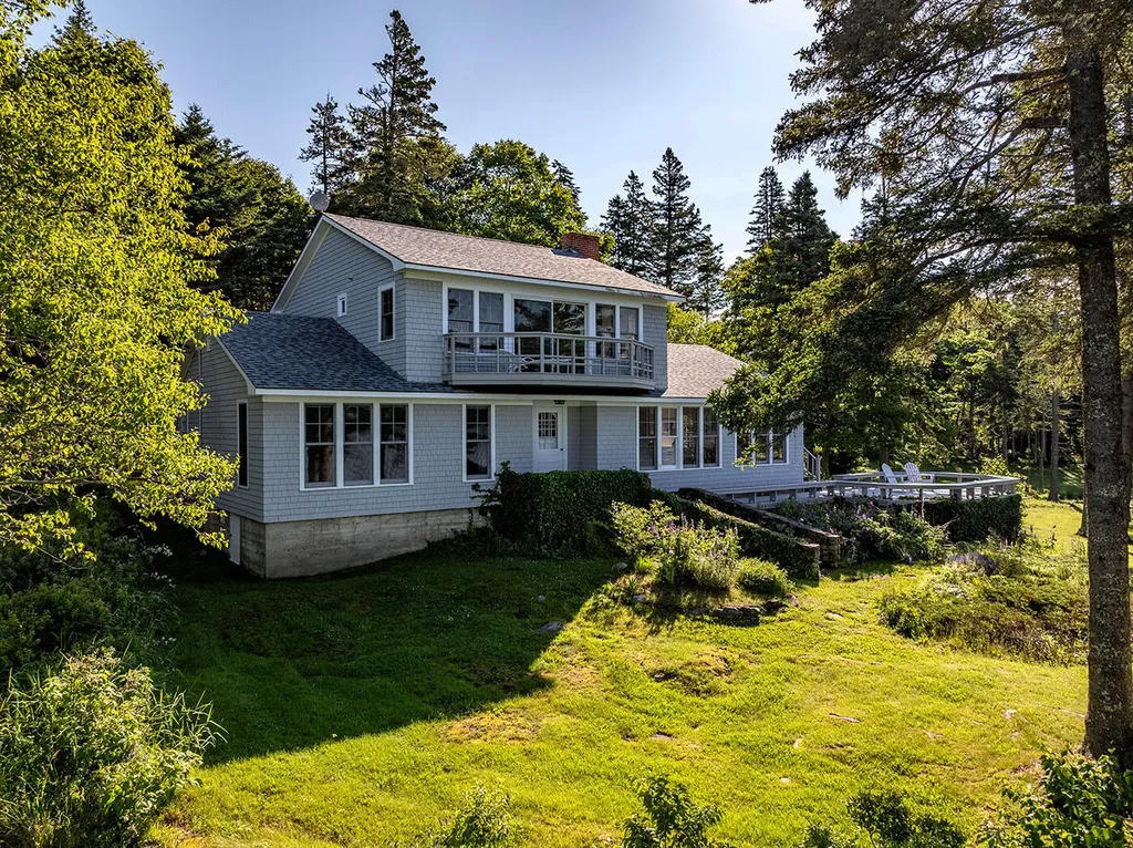 250 Davis Point Road Cushing ME 04563