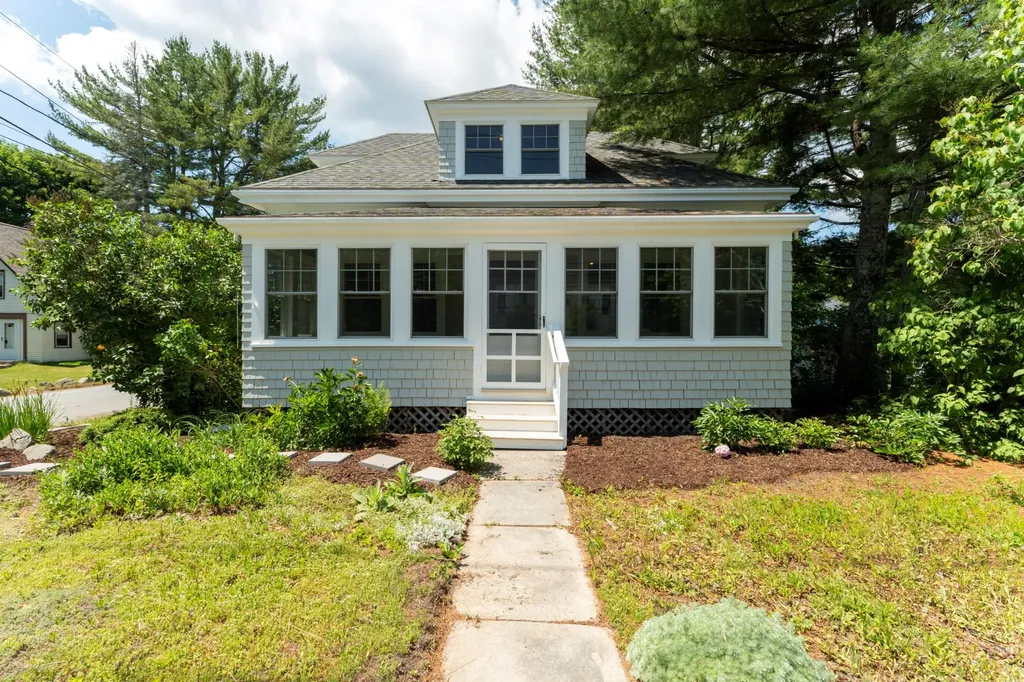 292 Main Street Southwest Harbor ME 04679