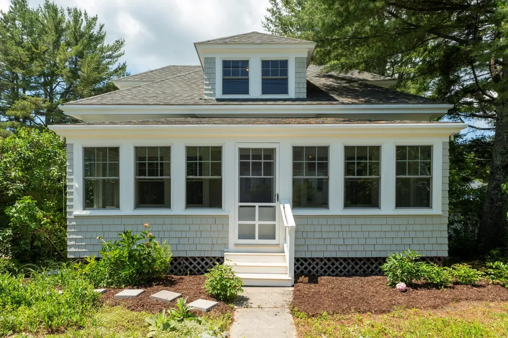 292 Main Street Southwest Harbor ME 04679