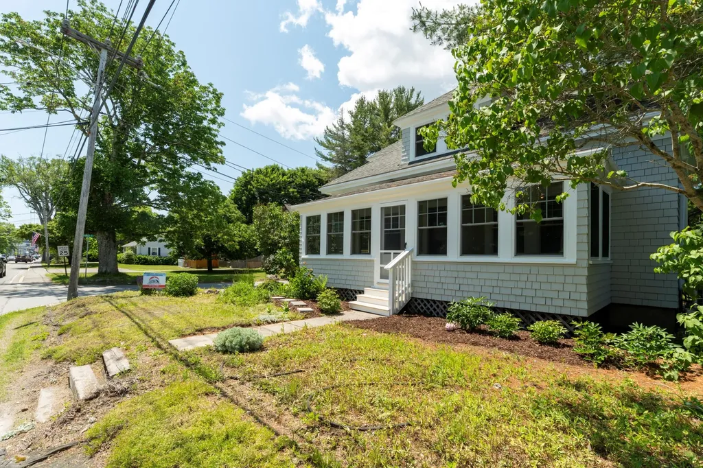 292 Main Street Southwest Harbor ME 04679