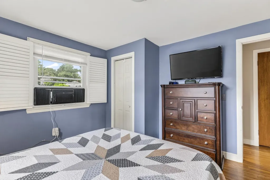 8 Kenneth Road South Portland ME 04106