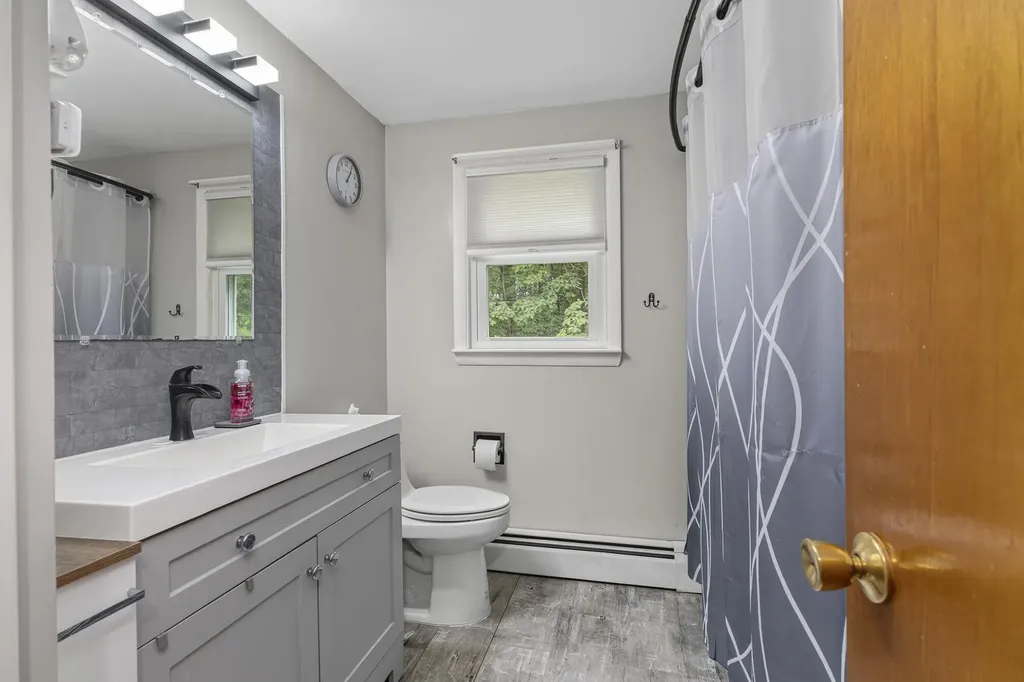 8 Kenneth Road South Portland ME 04106