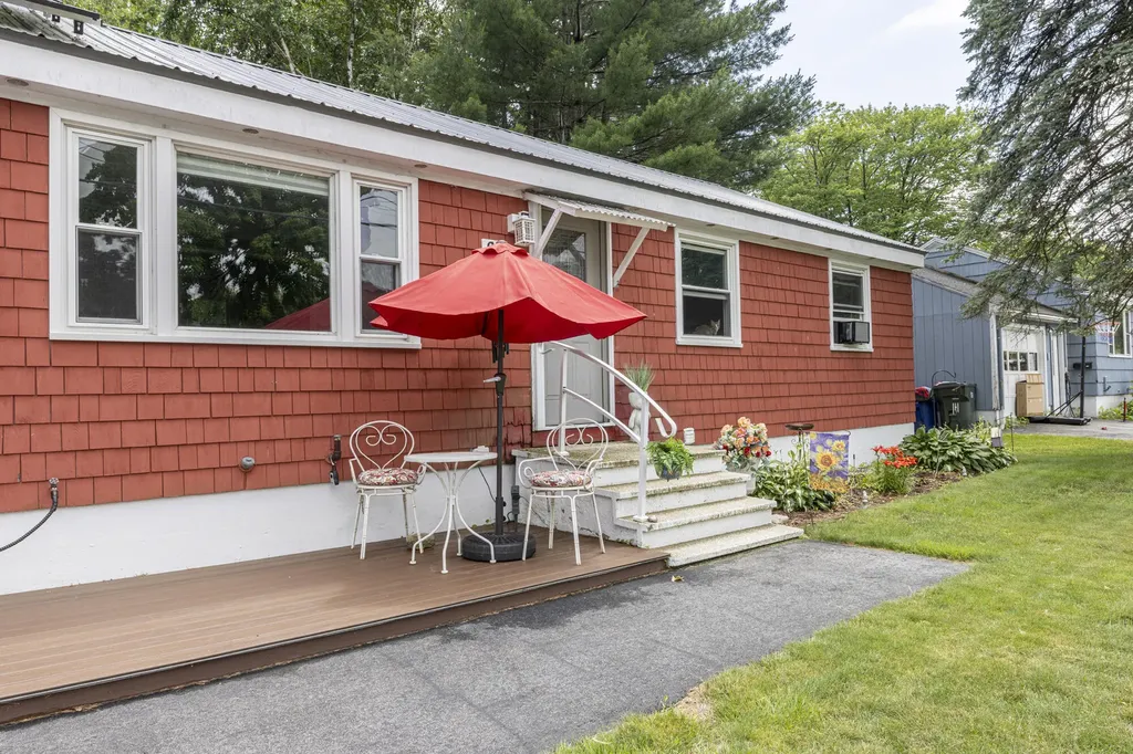 8 Kenneth Road South Portland ME 04106
