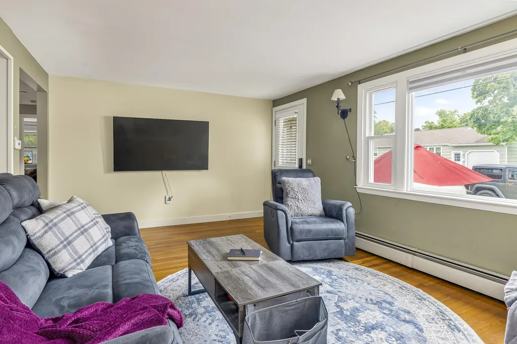 8 Kenneth Road South Portland ME 04106