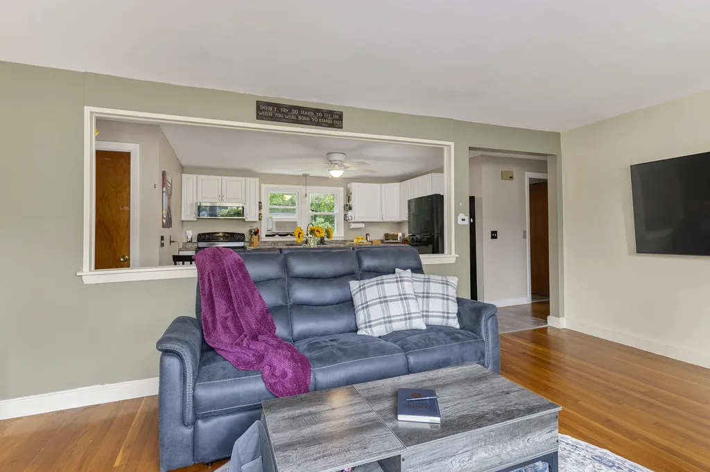 8 Kenneth Road South Portland ME 04106