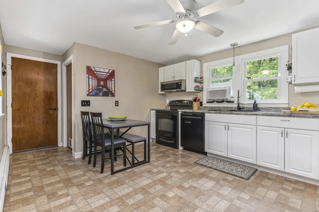 8 Kenneth Road South Portland ME 04106
