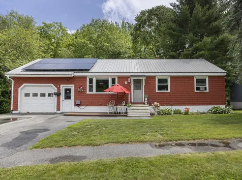 8 Kenneth Road South Portland ME 04106