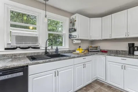 8 Kenneth Road South Portland ME 04106