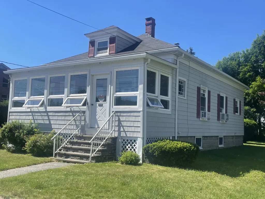 18 Ardsley Avenue South Portland ME 04106