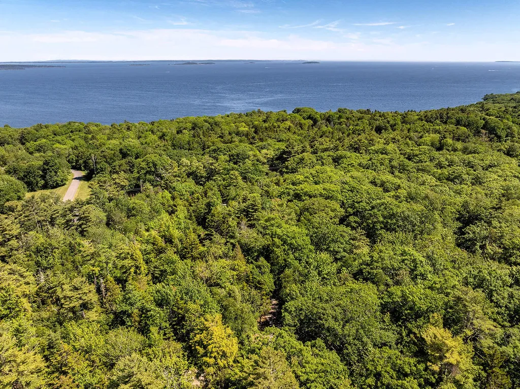 12-16 Atlantic Highway Lincolnville ME 04849