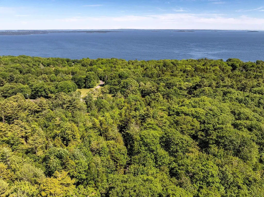 12-16 Atlantic Highway Lincolnville ME 04849